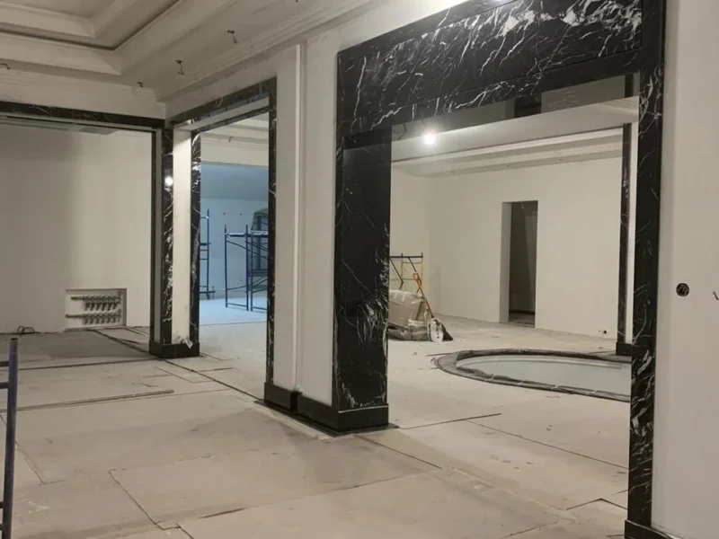 Облицовка из мрамора в интерьере в гостиной